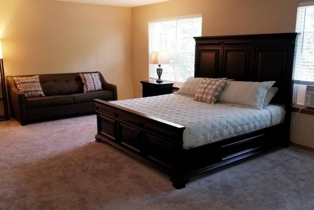 *Amenity-Filled Waterfront Oasis @Saw Creek Estates Near Waterfalls And Hiking* East Stroudsburg Eksteriør bilde