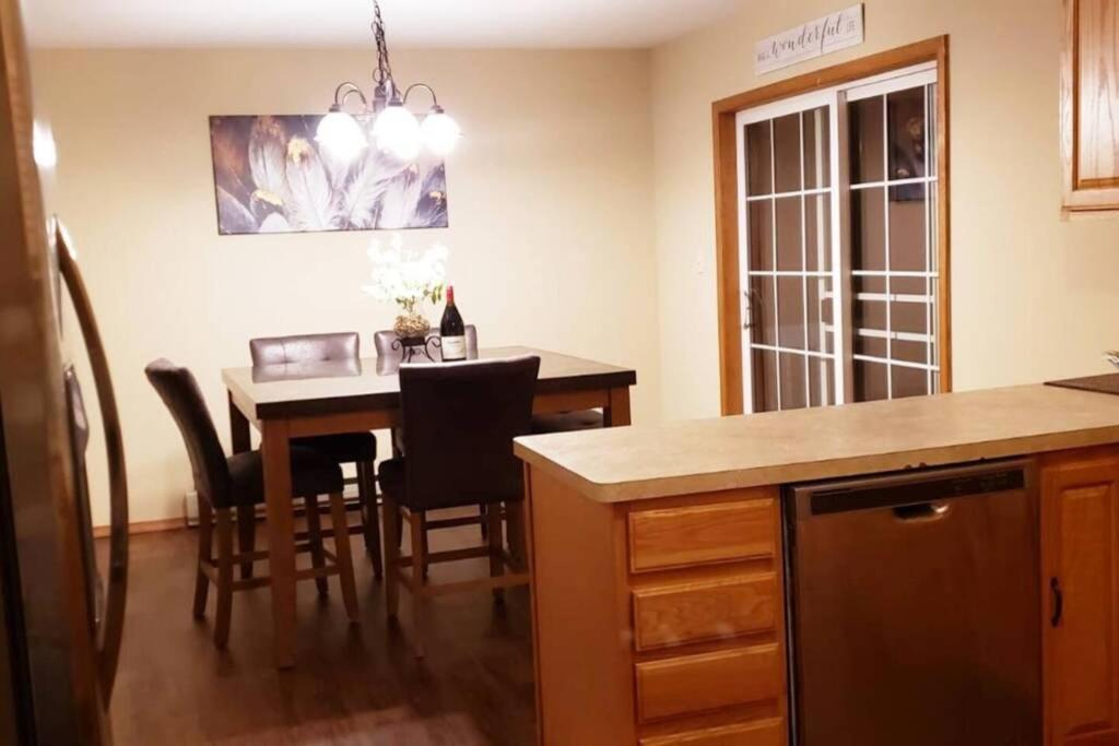 *Amenity-Filled Waterfront Oasis @Saw Creek Estates Near Waterfalls And Hiking* East Stroudsburg Eksteriør bilde