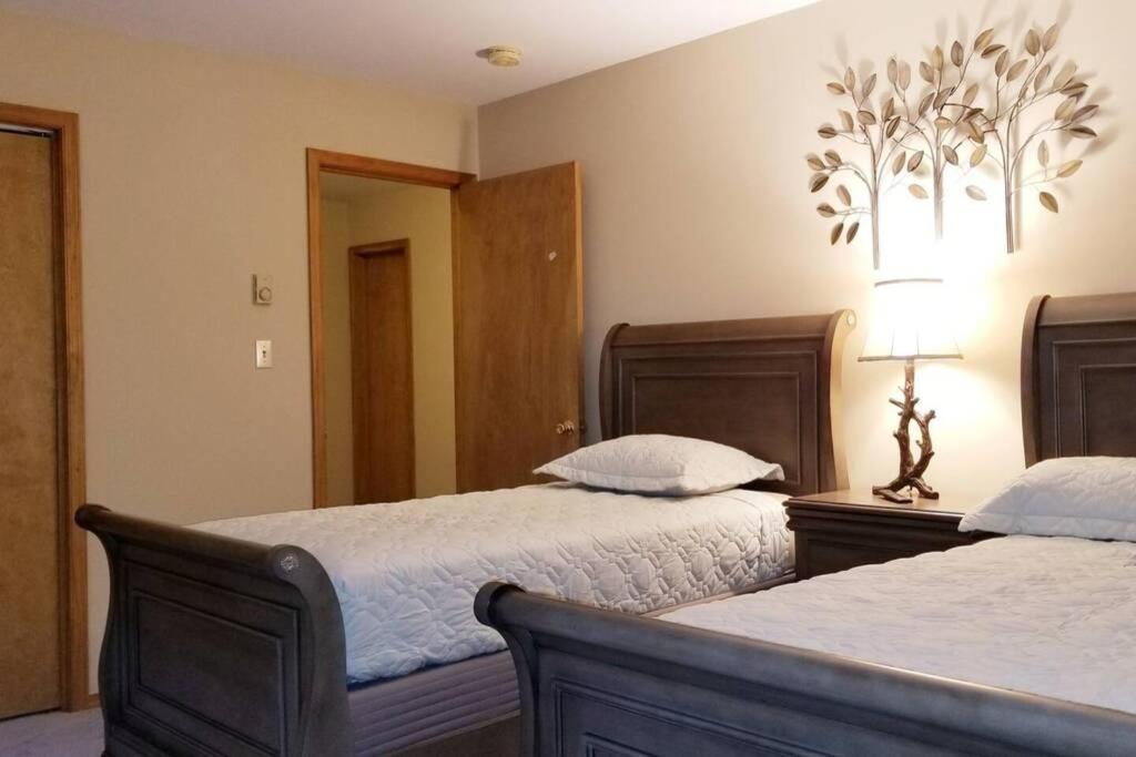 *Amenity-Filled Waterfront Oasis @Saw Creek Estates Near Waterfalls And Hiking* East Stroudsburg Eksteriør bilde