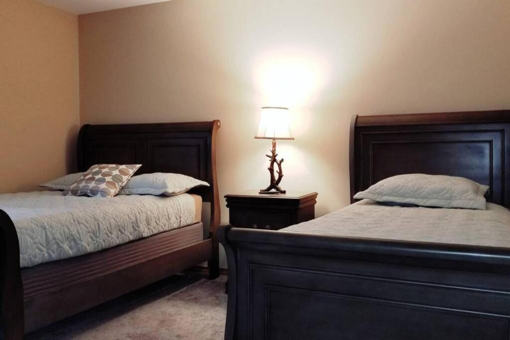 *Amenity-Filled Waterfront Oasis @Saw Creek Estates Near Waterfalls And Hiking* East Stroudsburg Eksteriør bilde